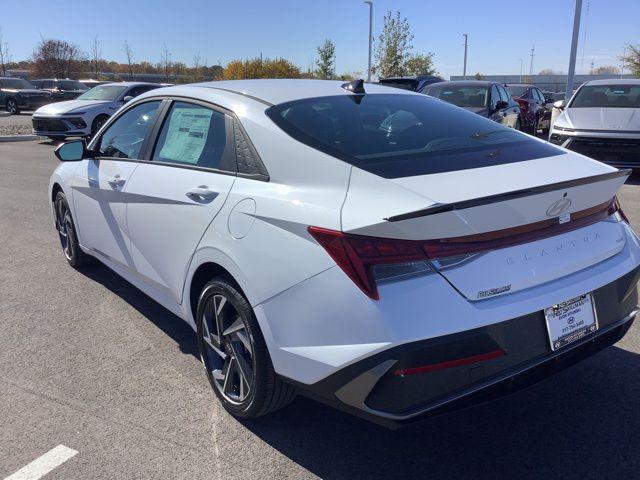 new 2025 Hyundai Elantra HEV car, priced at $29,260