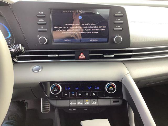 new 2025 Hyundai Elantra car, priced at $25,225