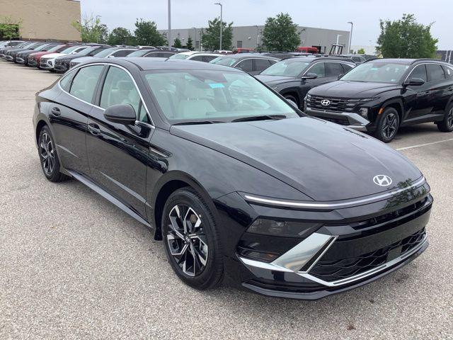 new 2025 Hyundai Sonata car, priced at $31,290