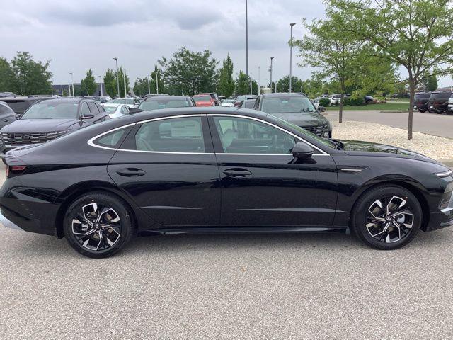 new 2025 Hyundai Sonata car, priced at $31,290