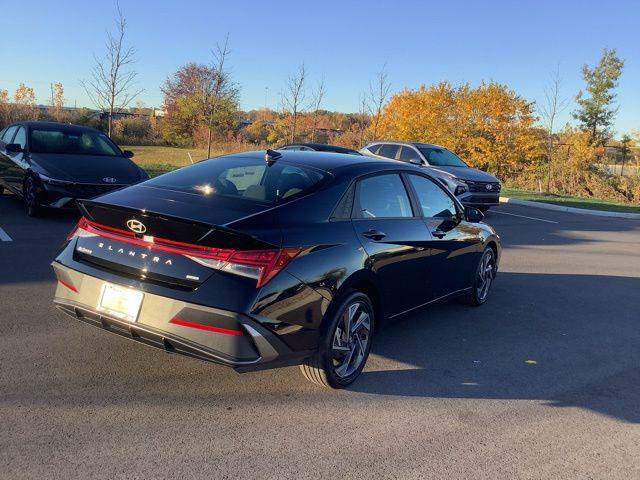 new 2025 Hyundai Elantra HEV car, priced at $28,790