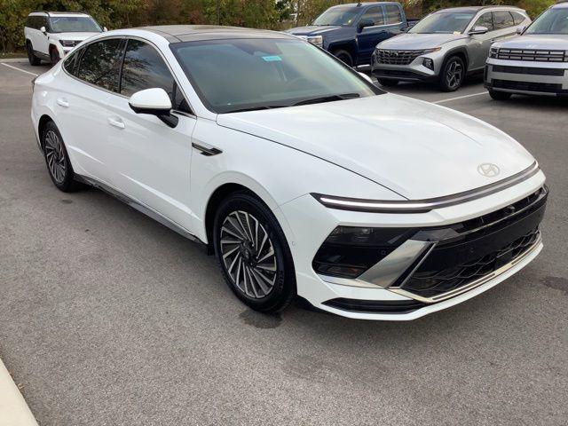 new 2025 Hyundai Sonata Hybrid car, priced at $39,630
