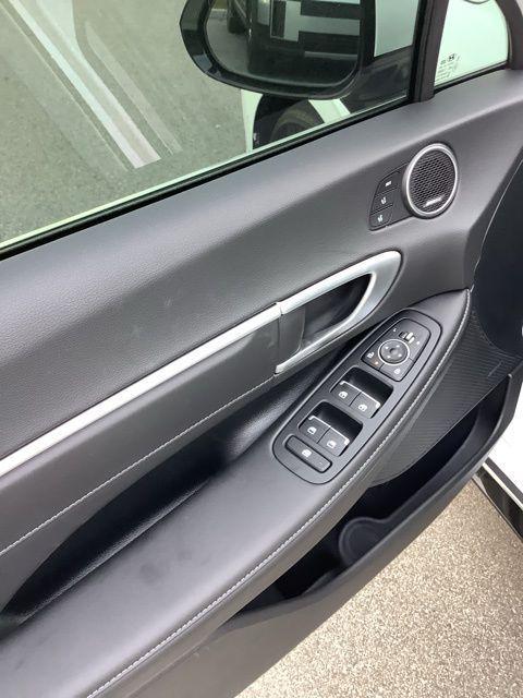 new 2025 Hyundai Sonata Hybrid car, priced at $39,630