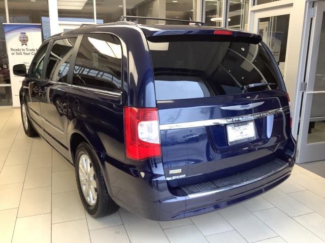 used 2014 Chrysler Town & Country car