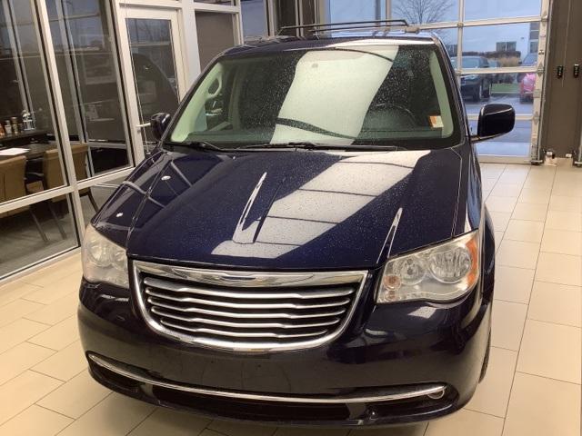 used 2014 Chrysler Town & Country car