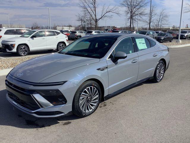 new 2025 Hyundai Sonata Hybrid car, priced at $39,335