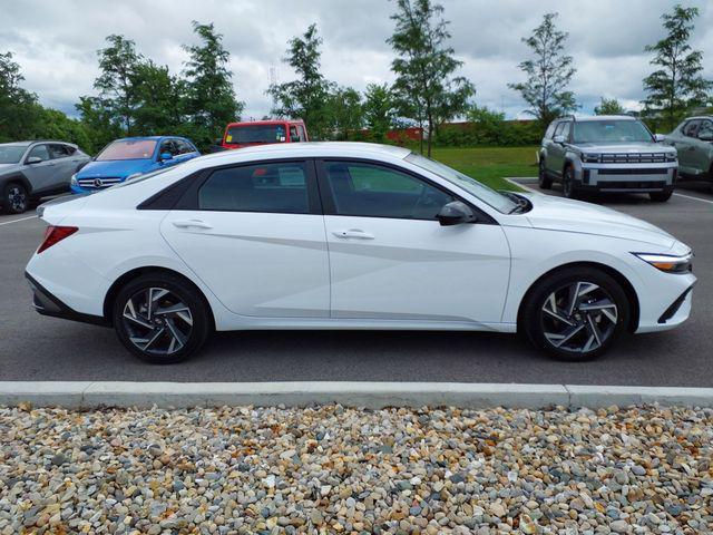 new 2025 Hyundai Elantra car, priced at $25,225