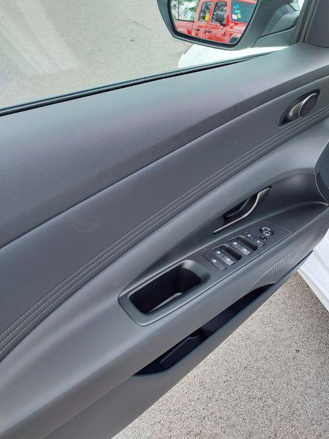 new 2025 Hyundai Elantra car, priced at $25,225