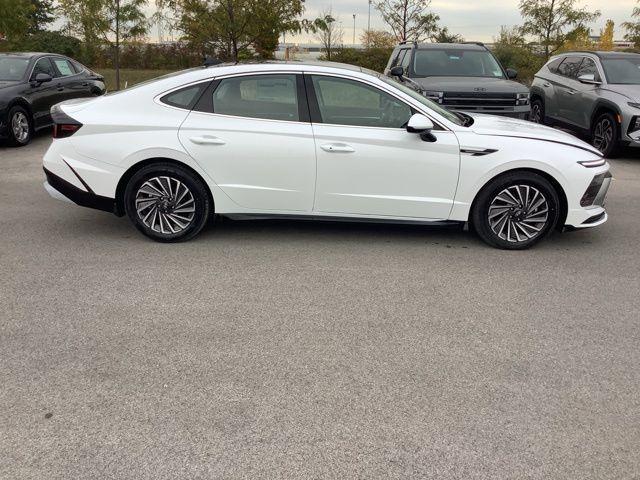 new 2026 Hyundai Sonata Hybrid car, priced at $34,595