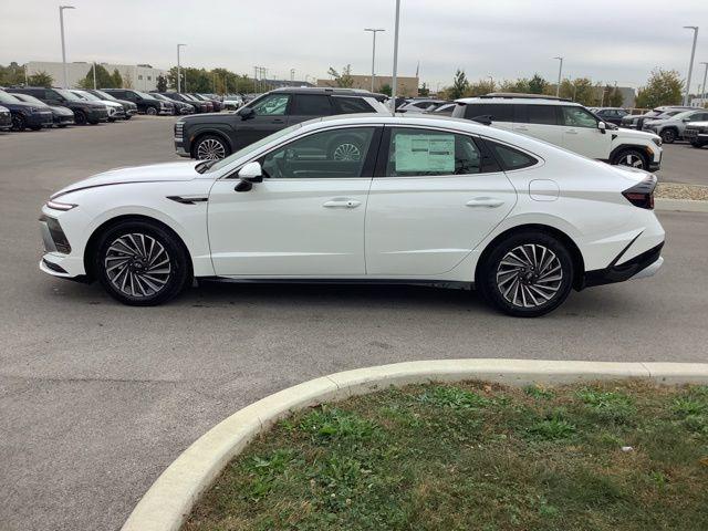 new 2026 Hyundai Sonata Hybrid car, priced at $34,595
