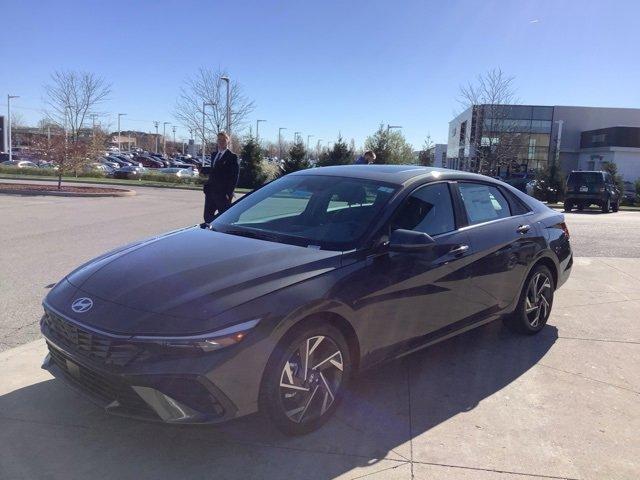 new 2024 Hyundai Elantra car, priced at $27,040