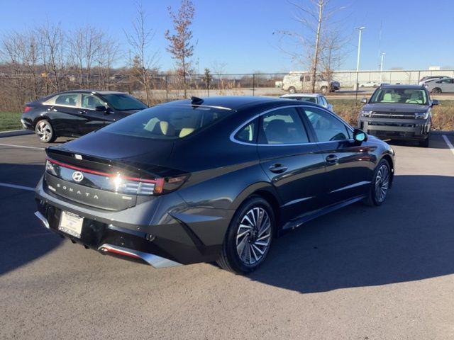 new 2025 Hyundai Sonata Hybrid car, priced at $39,160