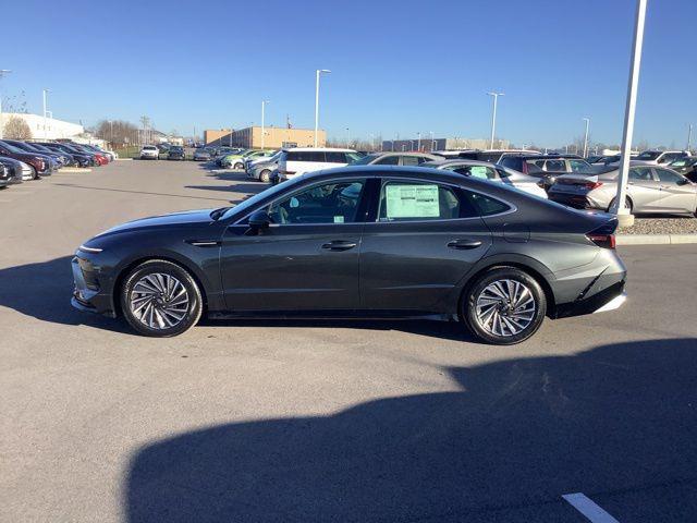 new 2025 Hyundai Sonata Hybrid car, priced at $39,160