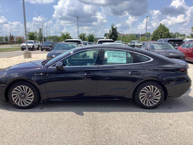 new 2025 Hyundai Sonata Hybrid car, priced at $39,585