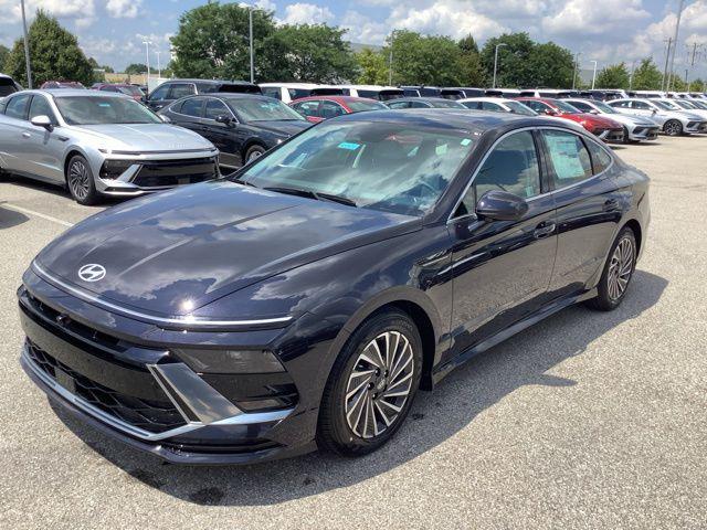 new 2025 Hyundai Sonata Hybrid car, priced at $39,585