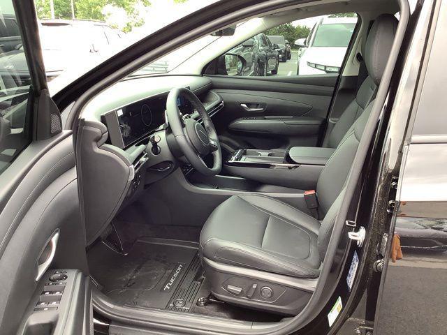 new 2025 Hyundai TUCSON Hybrid car, priced at $38,420
