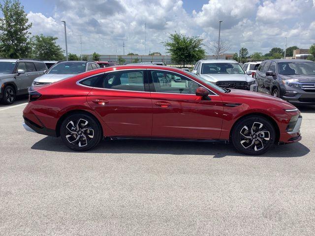 new 2025 Hyundai Sonata car, priced at $30,285