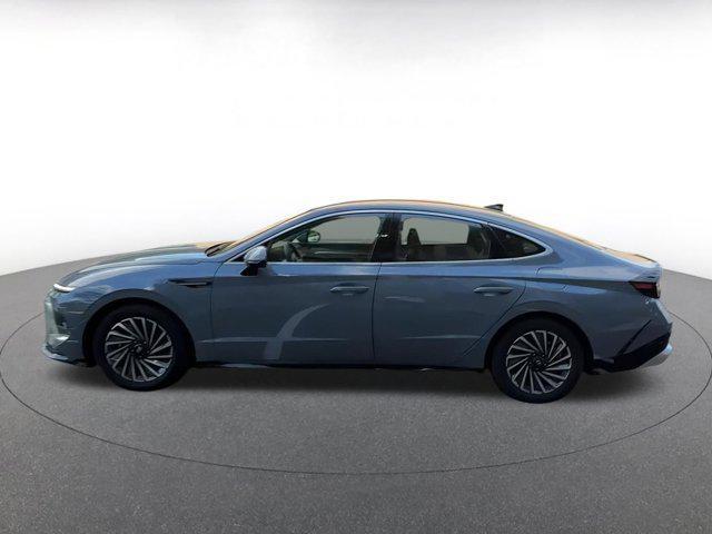 used 2024 Hyundai Sonata Hybrid car, priced at $23,702