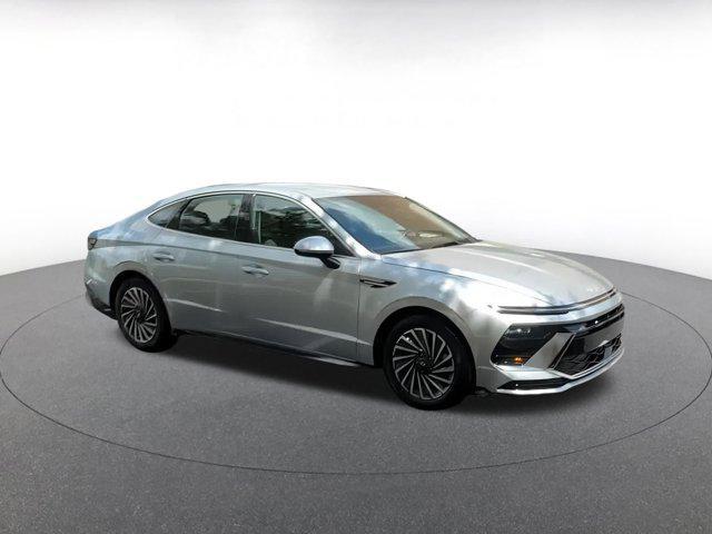 used 2024 Hyundai Sonata Hybrid car, priced at $23,467