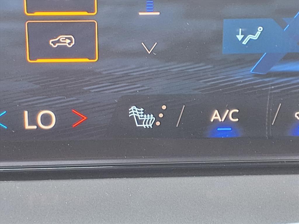 new 2026 Chevrolet Traverse car, priced at $38,098