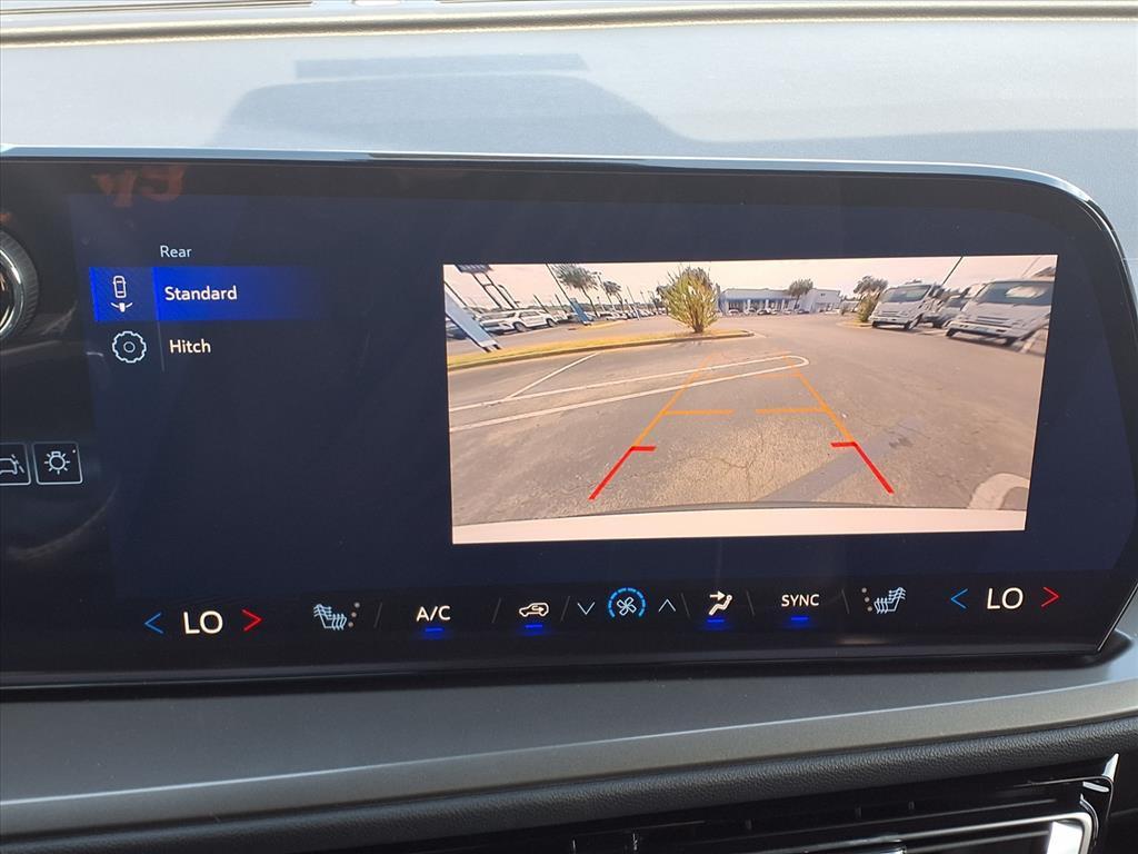 new 2026 Chevrolet Traverse car, priced at $38,098