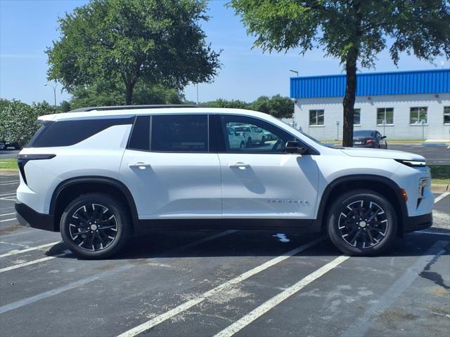 new 2025 Chevrolet Traverse car, priced at $50,130