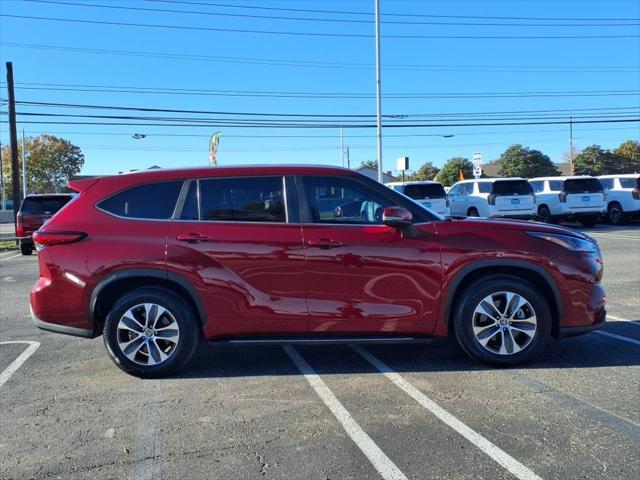 used 2023 Toyota Highlander car, priced at $36,395