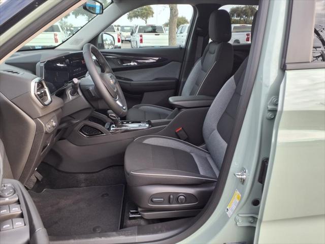 new 2025 Chevrolet TrailBlazer car, priced at $28,021