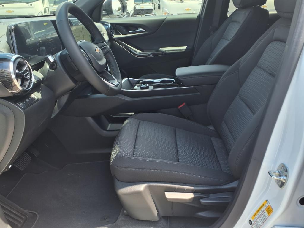 new 2026 Chevrolet Equinox car, priced at $28,394