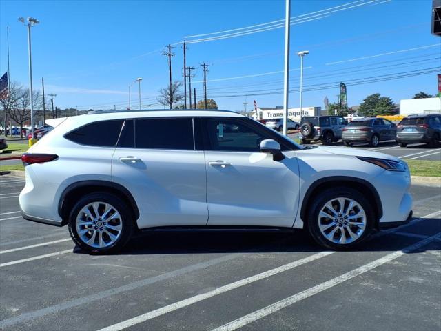 used 2020 Toyota Highlander car, priced at $33,250