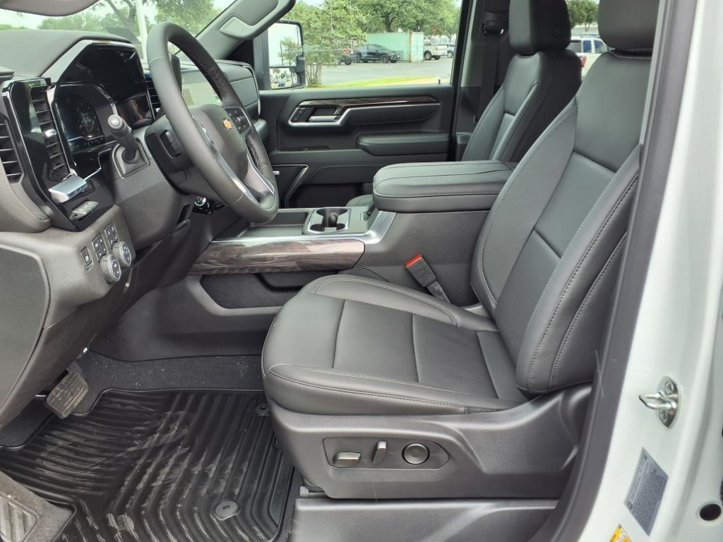 new 2025 Chevrolet Silverado 2500 car, priced at $71,861