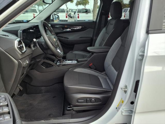 new 2025 Chevrolet TrailBlazer car, priced at $28,114