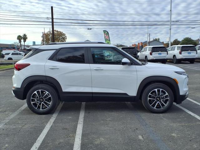 new 2025 Chevrolet TrailBlazer car, priced at $28,114