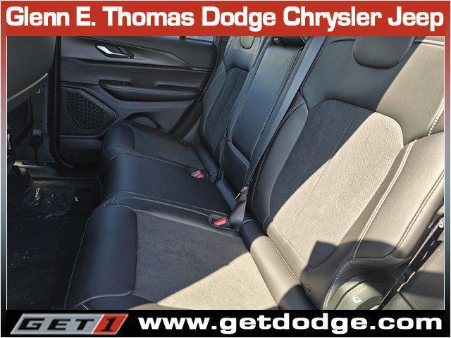 new 2025 Jeep Grand Cherokee car, priced at $38,847