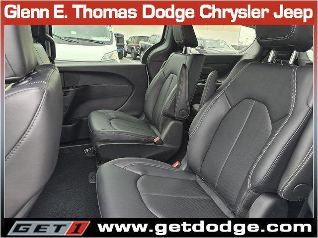 new 2025 Chrysler Pacifica Hybrid car, priced at $48,353