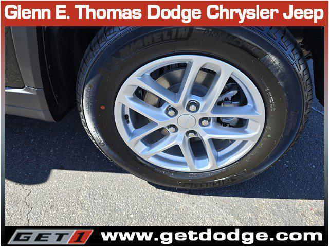 new 2025 Jeep Grand Cherokee car, priced at $35,904