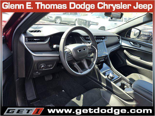 new 2025 Jeep Grand Cherokee car, priced at $40,227