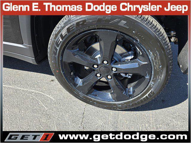 new 2025 Jeep Grand Cherokee car, priced at $40,852