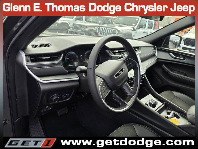 new 2025 Jeep Grand Cherokee car, priced at $40,137