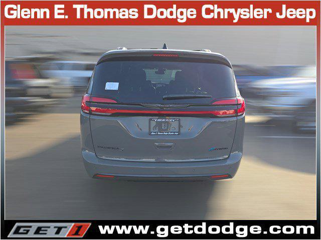 new 2025 Chrysler Pacifica Hybrid car, priced at $52,775