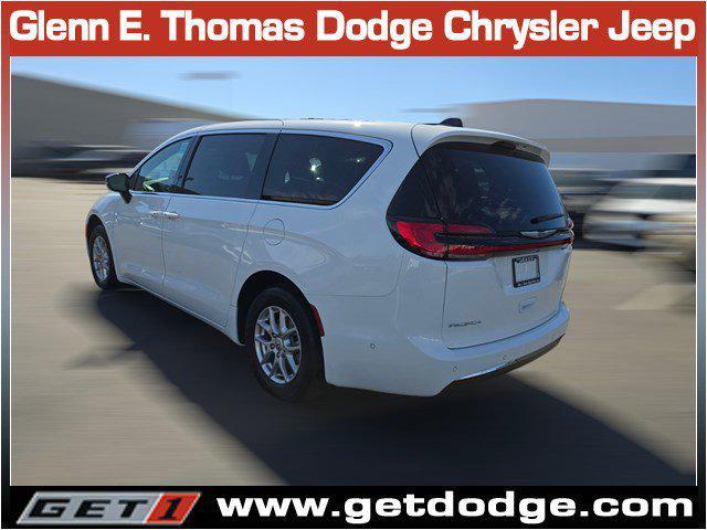 new 2025 Chrysler Pacifica car, priced at $42,425