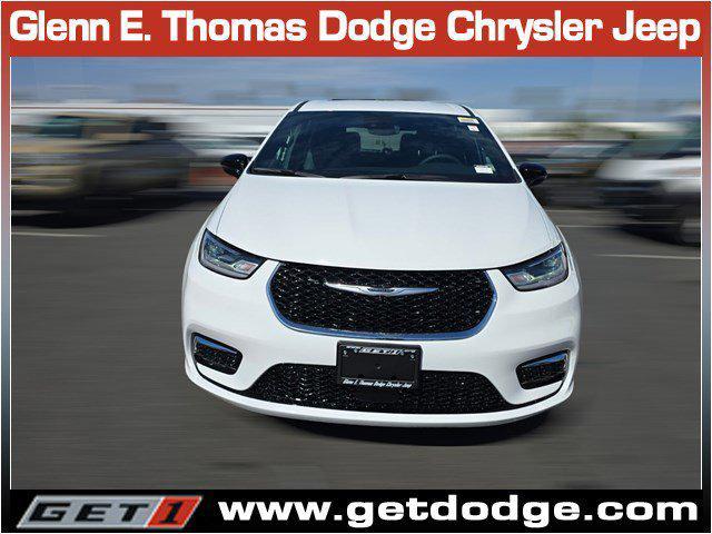 new 2025 Chrysler Pacifica car, priced at $42,425