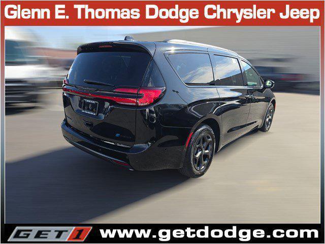 new 2025 Chrysler Pacifica Hybrid car, priced at $56,005