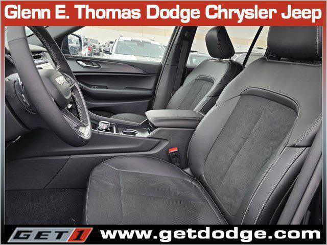new 2025 Jeep Grand Cherokee car, priced at $43,071