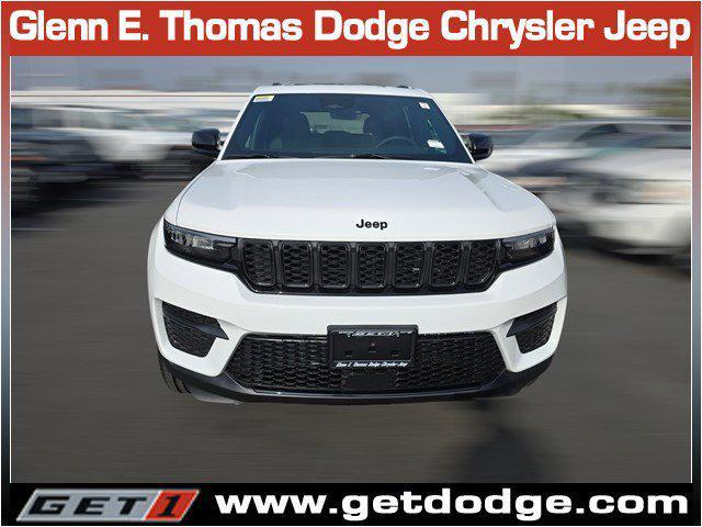 new 2025 Jeep Grand Cherokee car, priced at $42,580