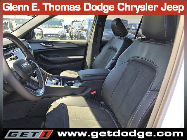 new 2025 Jeep Grand Cherokee car, priced at $38,722