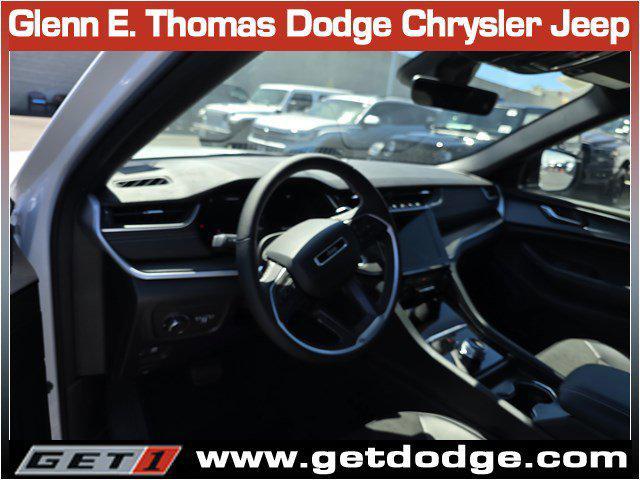 new 2025 Jeep Grand Cherokee car, priced at $38,722