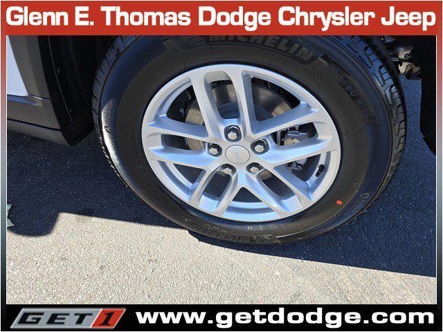 new 2025 Jeep Grand Cherokee car, priced at $39,118