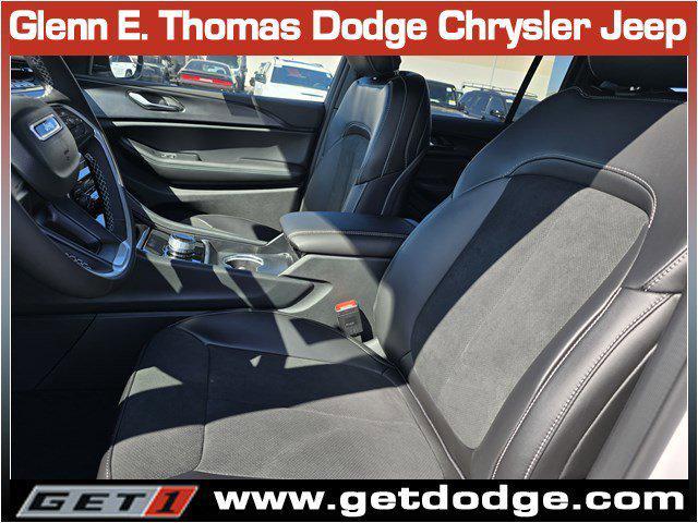 new 2025 Jeep Grand Cherokee car, priced at $38,847