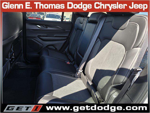 new 2025 Jeep Grand Cherokee car, priced at $38,847